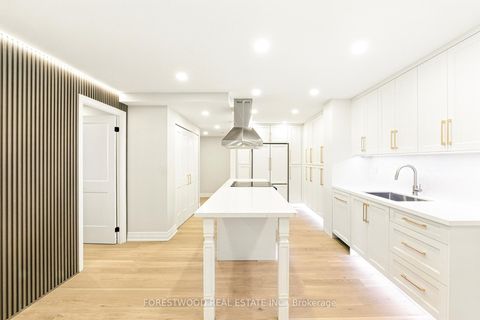 Photo 5 at 706 - 299 Mill Road, Markland Wood, Toronto