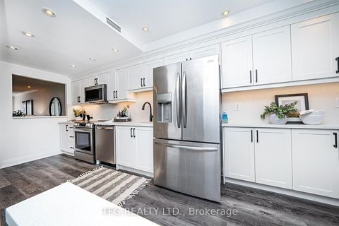 Photo 5 at 7 - 120 Glen Manor Drive, The Beaches, Toronto