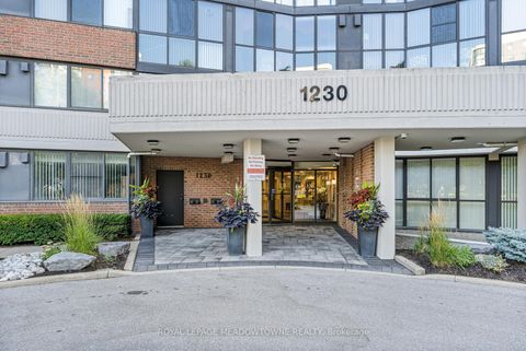 Photo 3 at 506 - 1230 Marlborough Court, CP College Park, Oakville