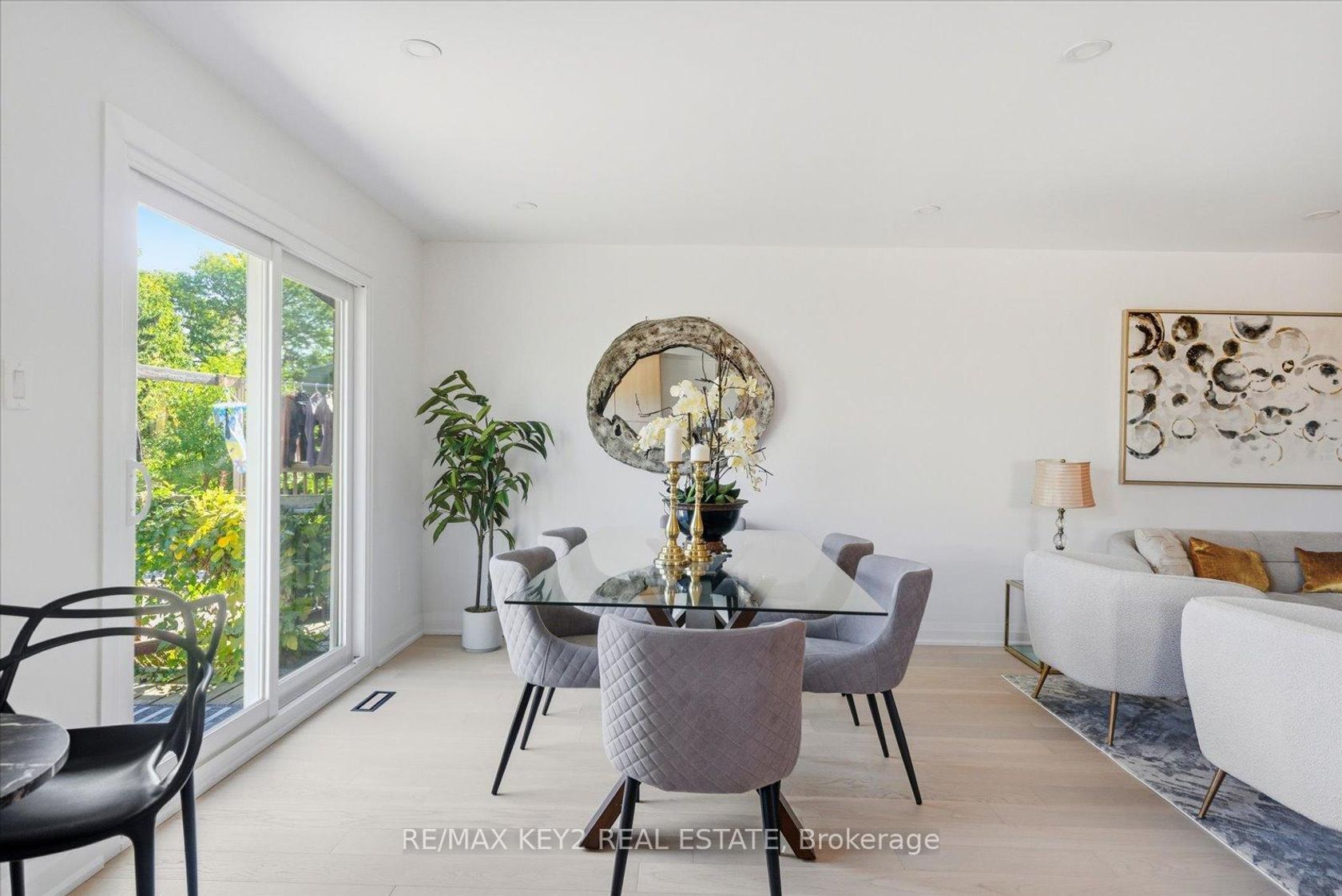 Photo 5 at 73 Glen Springs Drive, L'Amoreaux, Toronto Photo 5 at 73 Glen Springs Drive, L'Amoreaux, Toronto