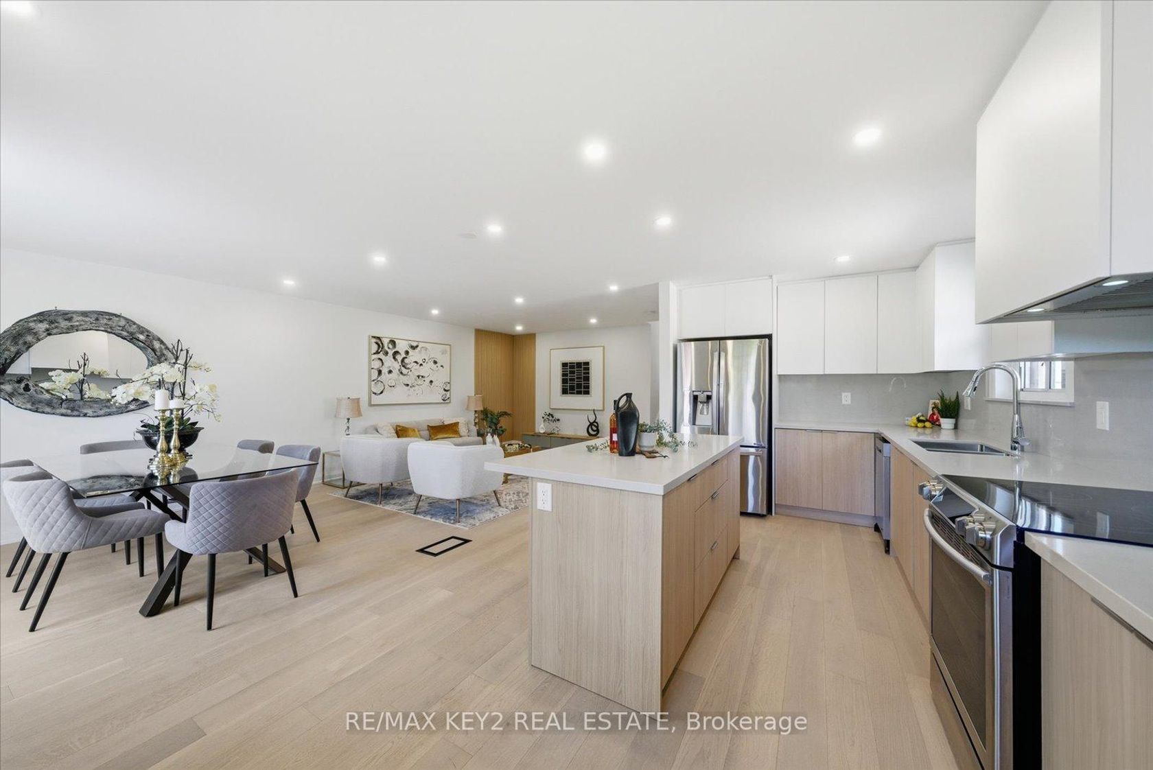 Photo 7 at 73 Glen Springs Drive, L'Amoreaux, Toronto Photo 7 at 73 Glen Springs Drive, L'Amoreaux, Toronto