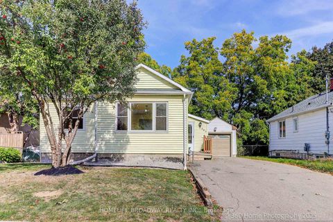 Photo 1 at 305 Andrew Street, Central Newmarket, Newmarket