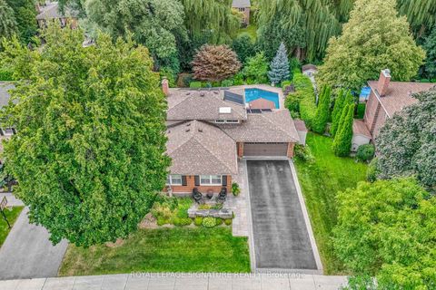 Photo 1 at 41 Denver Crescent, Henry Farm, Toronto