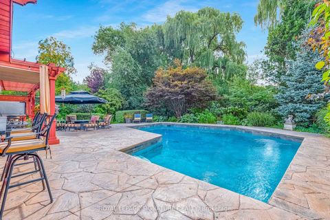 Photo 2 at 41 Denver Crescent, Henry Farm, Toronto