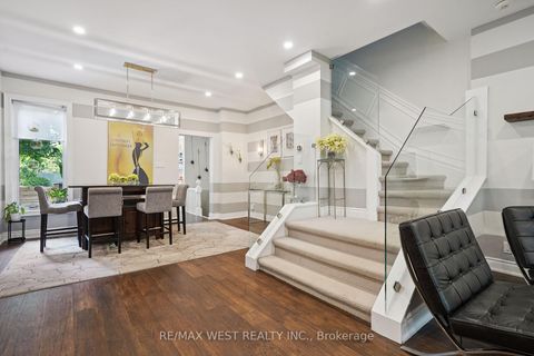 Photo 3 at 115 Cottingham Street, St. Clair, Toronto