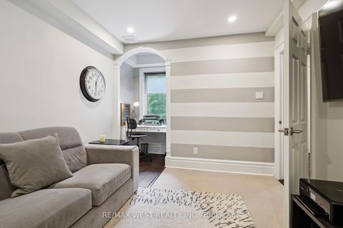 Photo 10 at 115 Cottingham Street, St. Clair, Toronto