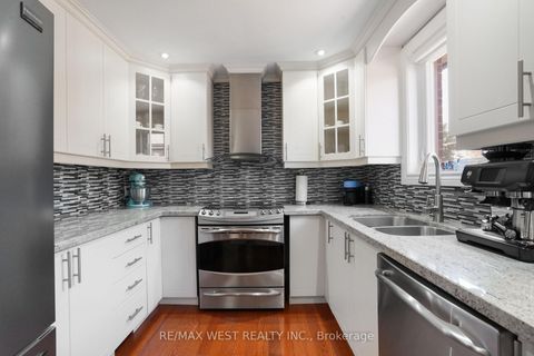 Photo 4 at 25 Silvercrest Avenue, Alderwood, Toronto