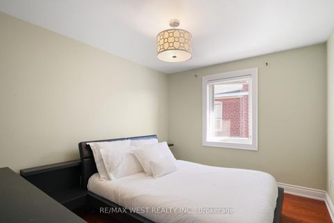 Photo 6 at 25 Silvercrest Avenue, Alderwood, Toronto