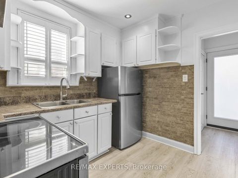 Photo 7 at 1001 Castlefield Avenue, Belgravia, Toronto Photo 7 at 1001 Castlefield Avenue, Belgravia, Toronto