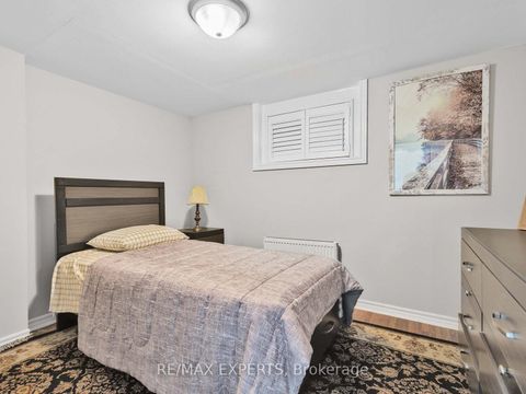 Photo 13 at 1001 Castlefield Avenue, Belgravia, Toronto