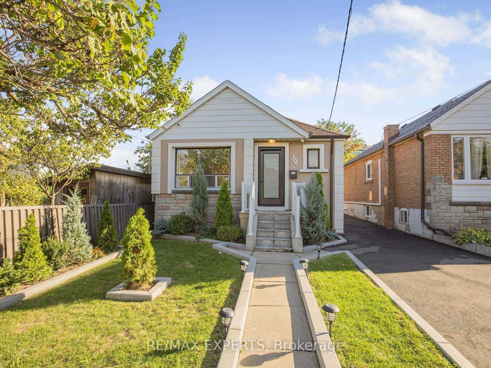 1001 Castlefield Avenue, Belgravia, Toronto photo number 2 1001 Castlefield Avenue, Belgravia, Toronto photo number 2