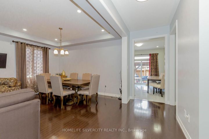 Photo 12 at 122 Squire Ellis Drive, Toronto Gore Rural Estate, Brampton