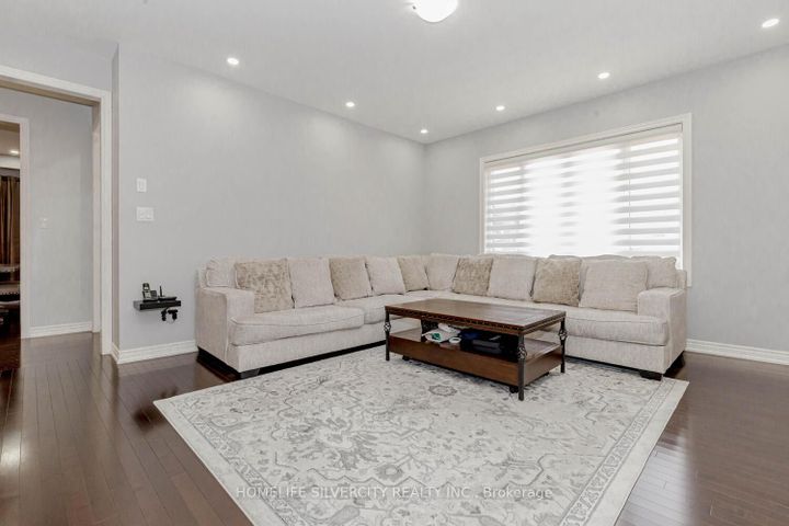 Photo 14 at 122 Squire Ellis Drive, Toronto Gore Rural Estate, Brampton