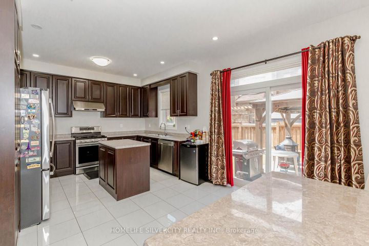 Photo 15 at 122 Squire Ellis Drive, Toronto Gore Rural Estate, Brampton