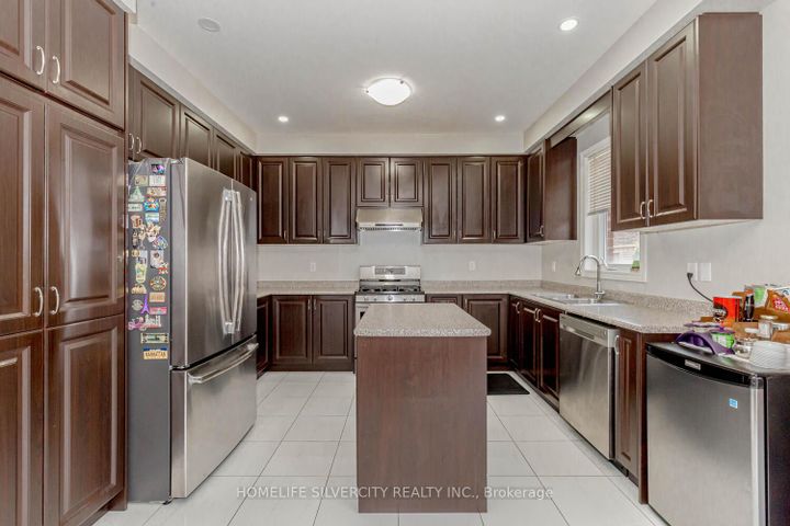 Photo 20 at 122 Squire Ellis Drive, Toronto Gore Rural Estate, Brampton