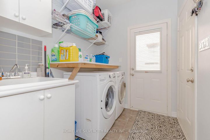 Photo 24 at 122 Squire Ellis Drive, Toronto Gore Rural Estate, Brampton