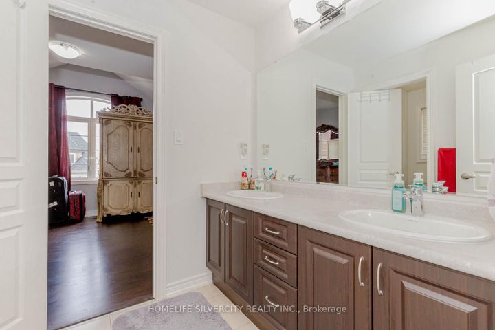 Photo 32 at 122 Squire Ellis Drive, Toronto Gore Rural Estate, Brampton