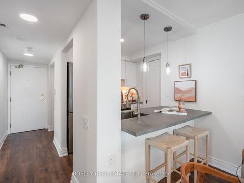 Photo 6 at 903 - 409 Bloor Street E, North St. James Town, Toronto