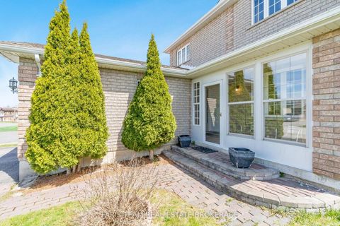 Photo 2 at 17 Nicole Marie Avenue, East Bayfield, Barrie Photo 2 at 17 Nicole Marie Avenue, East Bayfield, Barrie