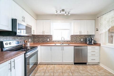 Photo 7 at 17 Nicole Marie Avenue, East Bayfield, Barrie Photo 7 at 17 Nicole Marie Avenue, East Bayfield, Barrie