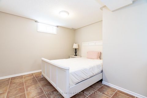 Photo 27 at 17 Nicole Marie Avenue, East Bayfield, Barrie
