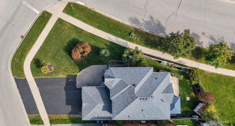Photo 1 at 122 Northview Crescent, Northwest, Barrie