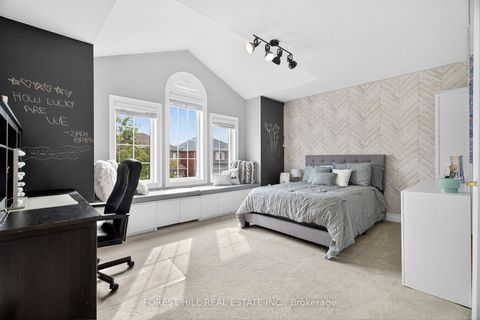 Photo 25 at 10 Mendel Crescent, Patterson, Vaughan