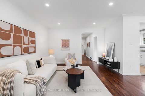 Photo 6 at 195 Honiton Street, Bathurst Manor, Toronto