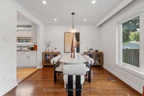 Photo 8 at 195 Honiton Street, Bathurst Manor, Toronto