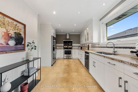 Photo 11 at 195 Honiton Street, Bathurst Manor, Toronto