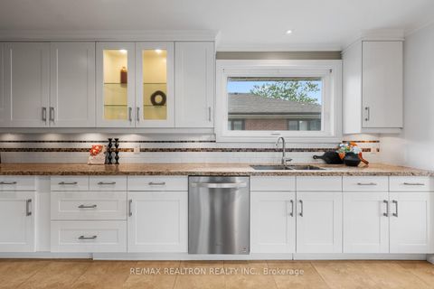 Photo 16 at 195 Honiton Street, Bathurst Manor, Toronto