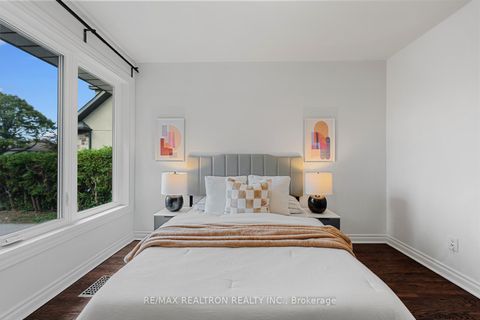 Photo 19 at 195 Honiton Street, Bathurst Manor, Toronto