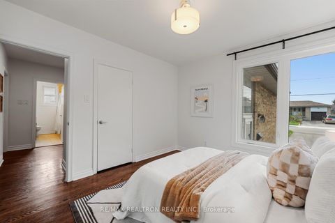 Photo 20 at 195 Honiton Street, Bathurst Manor, Toronto
