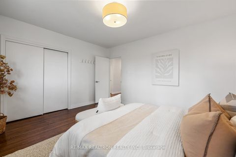 Photo 23 at 195 Honiton Street, Bathurst Manor, Toronto