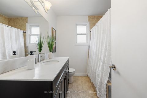 Photo 24 at 195 Honiton Street, Bathurst Manor, Toronto