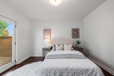 Photo 27 at 195 Honiton Street, Bathurst Manor, Toronto