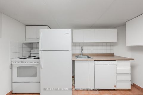 Photo 38 at 195 Honiton Street, Bathurst Manor, Toronto