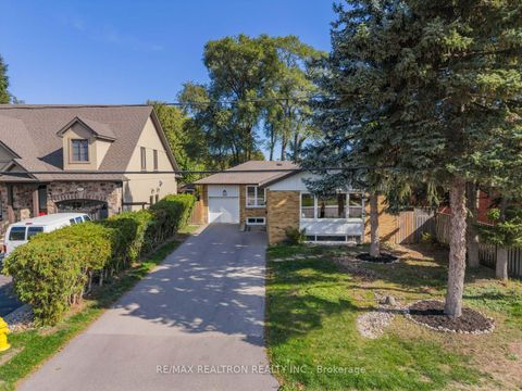 Photo 45 at 195 Honiton Street, Bathurst Manor, Toronto Photo 45 at 195 Honiton Street, Bathurst Manor, Toronto