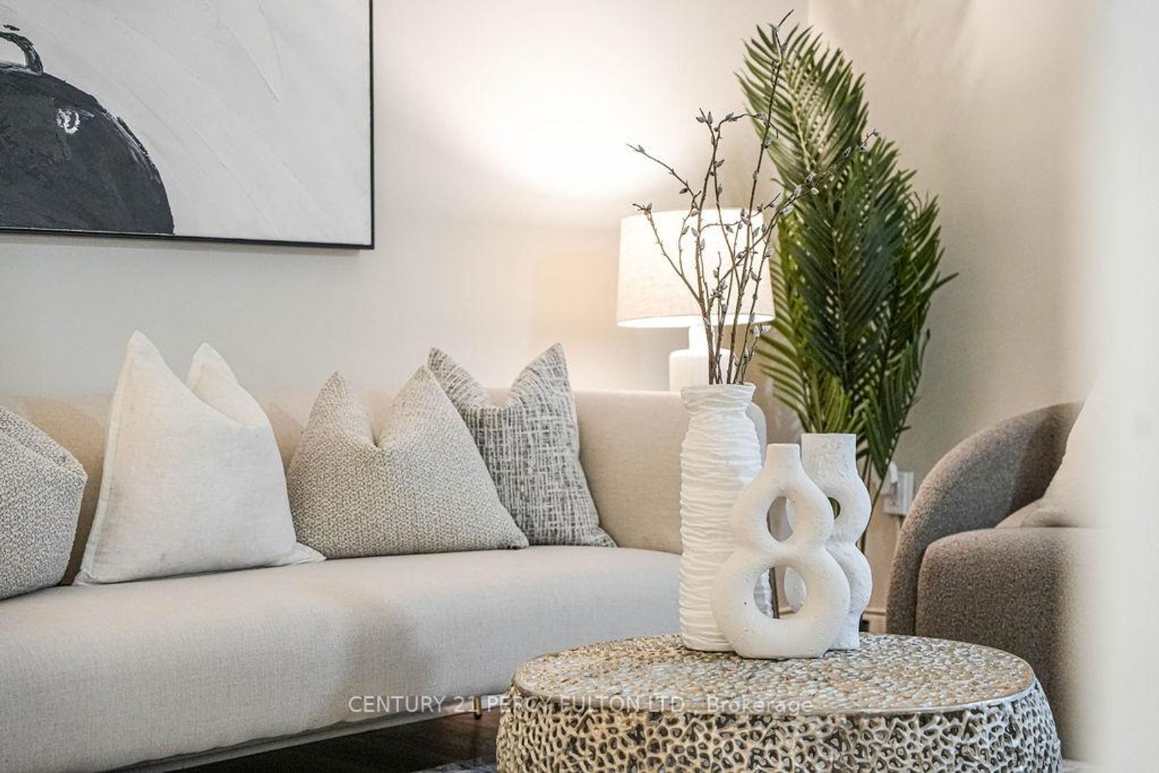 101 - 921 Midland Avenue, Eglinton East, Toronto  by Loree Meneguzzi Real Estate 101 - 921 Midland Avenue, Eglinton East, Toronto