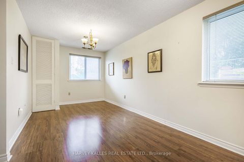 Photo 14 at 142 - 4001 Don Mills Road, Hillcrest Village, Toronto