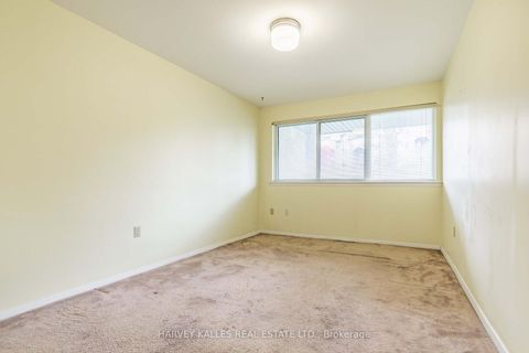 Photo 17 at 142 - 4001 Don Mills Road, Hillcrest Village, Toronto