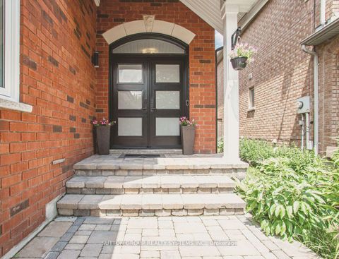 Photo 2 at 2029 Westmount Drive, WM Westmount, Oakville