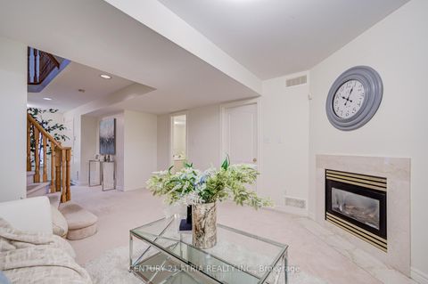 Photo 8 at 108 - 190 Harding Boulevard W, North Richvale, Richmond Hill