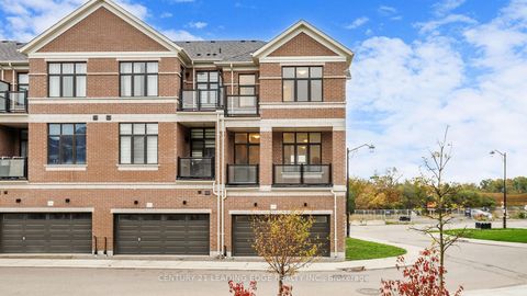 Photo 1 at 104 Lunay Drive, Rural Richmond Hill, Richmond Hill