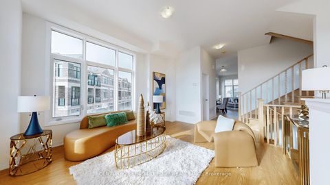 Photo 8 at 104 Lunay Drive, Rural Richmond Hill, Richmond Hill