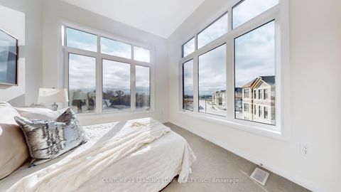 Photo 27 at 104 Lunay Drive, Rural Richmond Hill, Richmond Hill