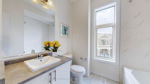 Photo 30 at 104 Lunay Drive, Rural Richmond Hill, Richmond Hill