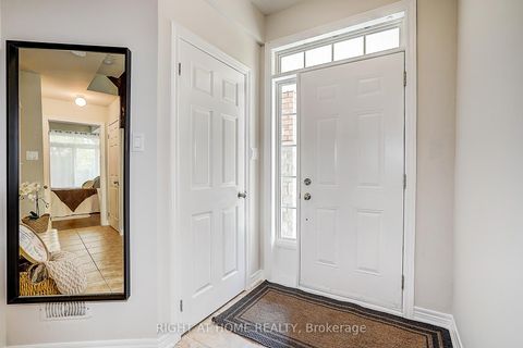Photo 3 at 15 - 151 Silverwood Avenue, Devonsleigh, Richmond Hill