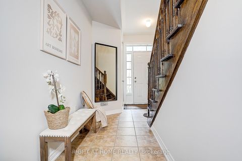 Photo 4 at 15 - 151 Silverwood Avenue, Devonsleigh, Richmond Hill