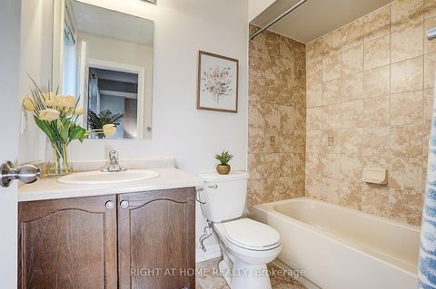 Photo 9 at 15 - 151 Silverwood Avenue, Devonsleigh, Richmond Hill